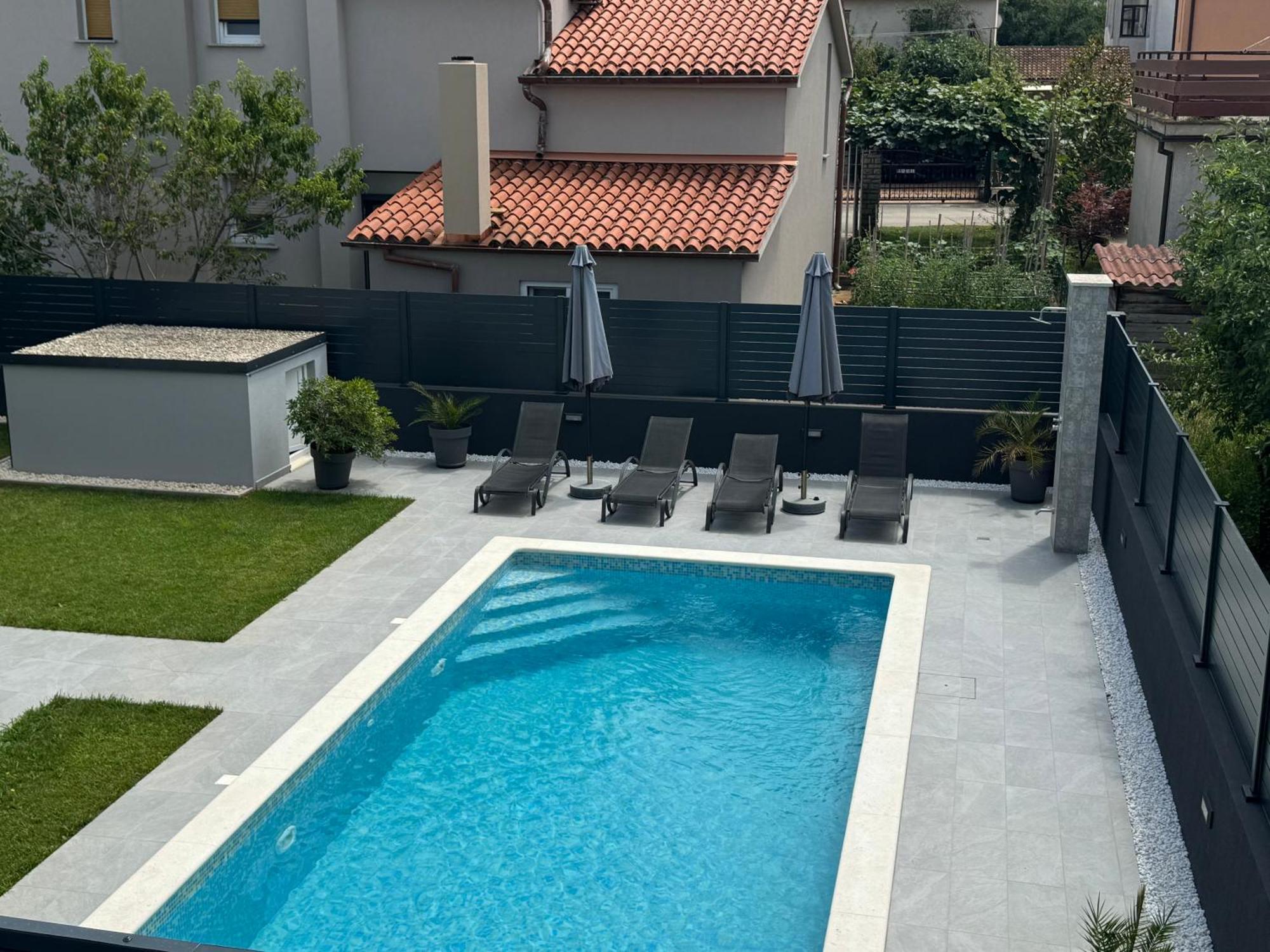 Leneda Apartments With Pool Pula Bagian luar foto
